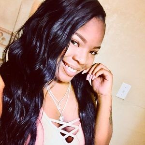 Meet your Posher, Charmian